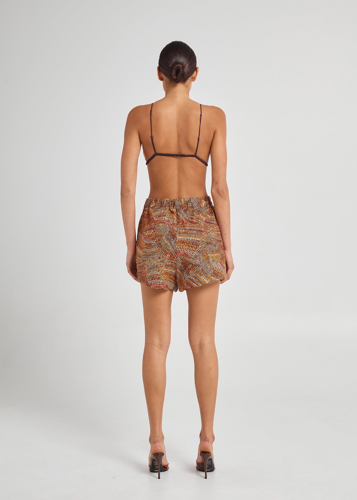 Jaanymili Linen Scalloped Hem Shorts