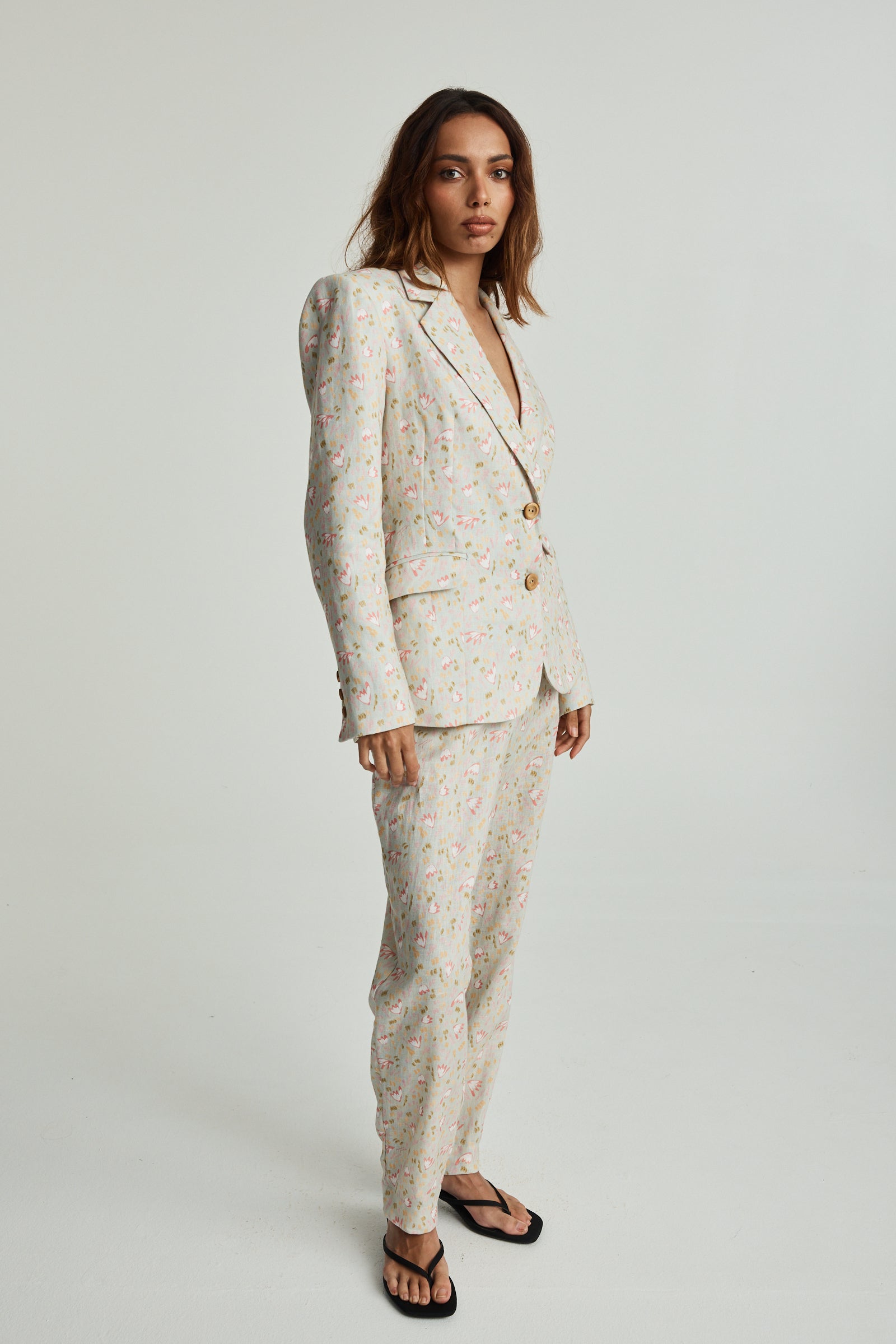 Jari & Jinda Sage Linen Flattering Pant