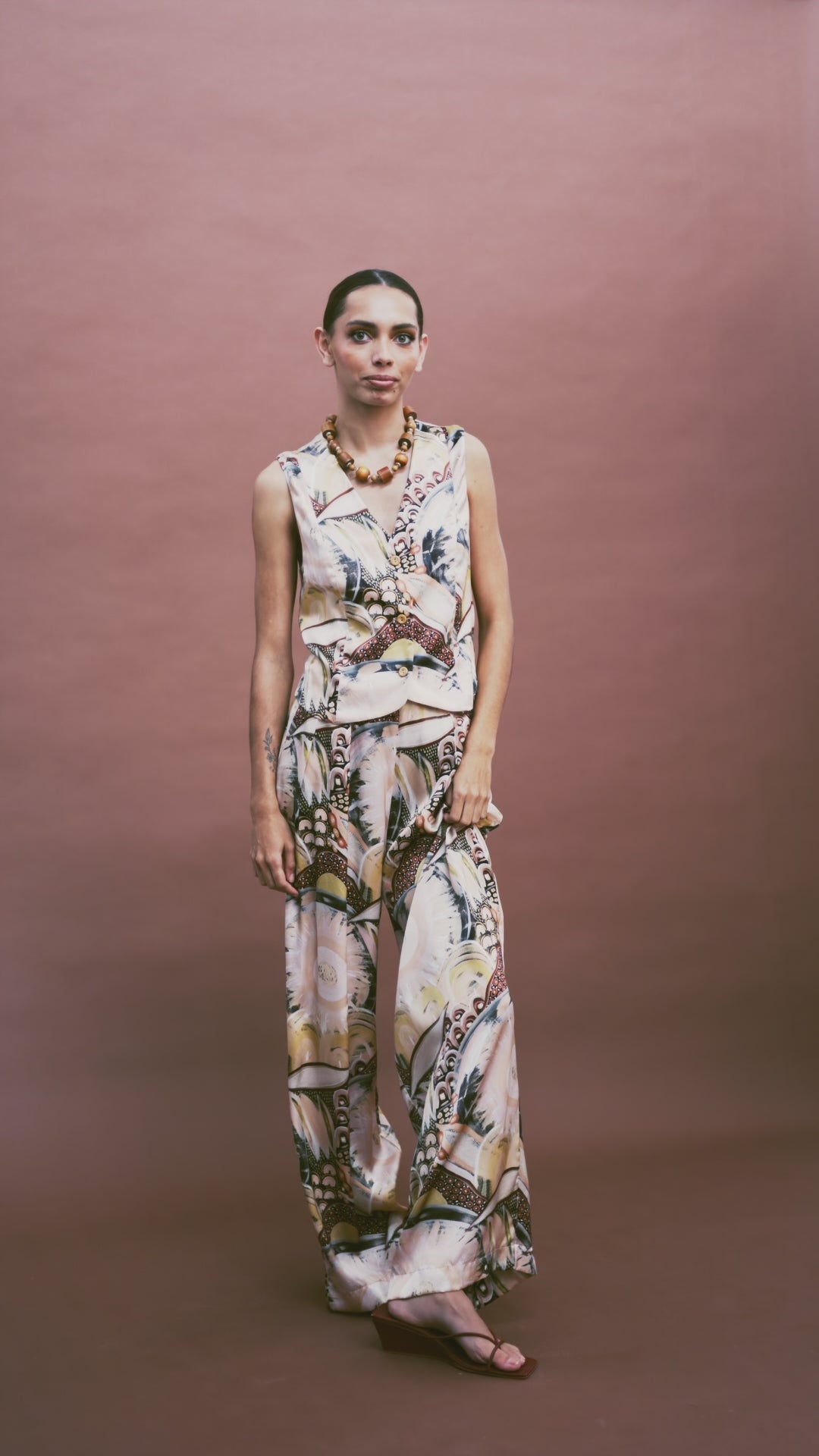 Silk-wide-legged-pant-video